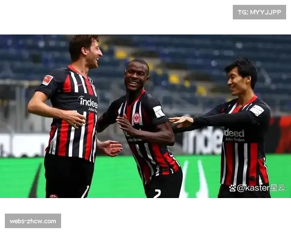 战术述评：弗赖堡如何利用短角球战术破解奥格斯堡的密集防守